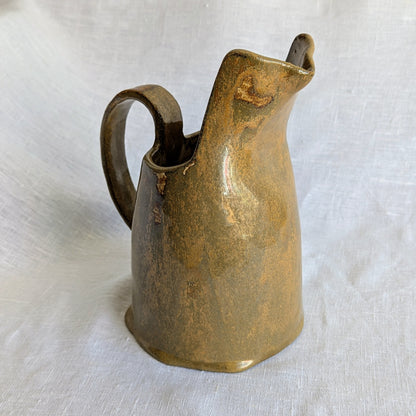  jarra artesanal en gres blanco con esmalte terroso y metálico, cerámica escultórica hecha a mano